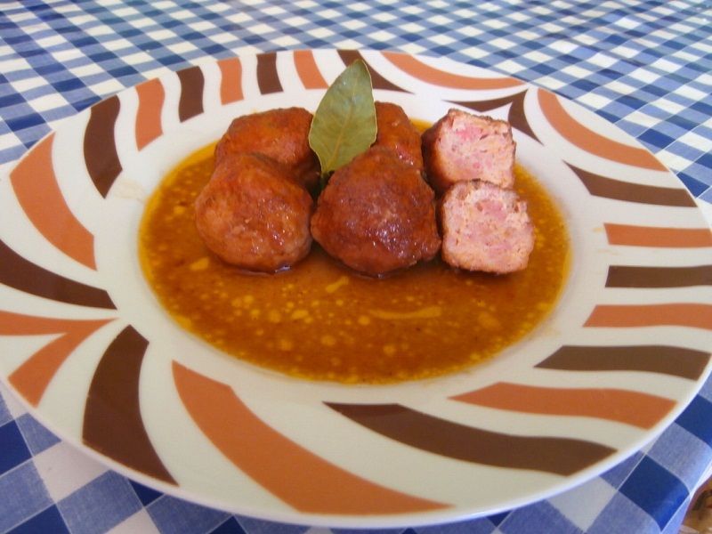 albondigas en salsa albondigas en salsa española. Haz esta receta de cocina básica y de abuela en tu casa