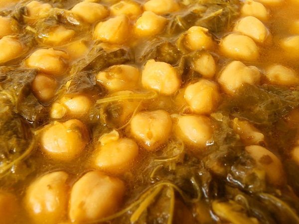 Garbanzos con Grelos