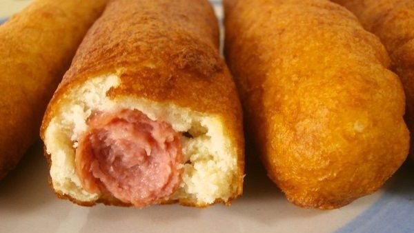 BANDERILLAS DE SALCHICHA O CORNDOGS