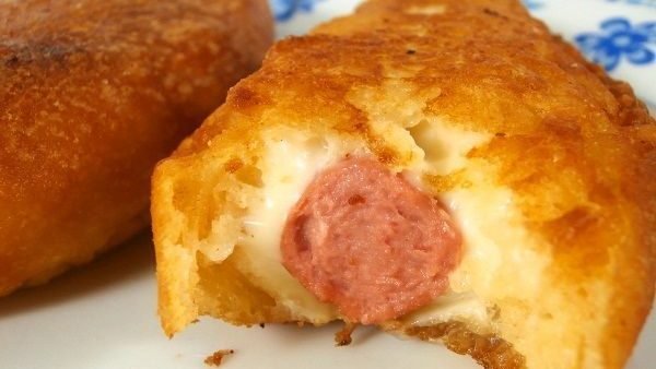 BANDERILLAS DE SALCHICHA CON QUESO MUY FÁCILES DE PREPARAR