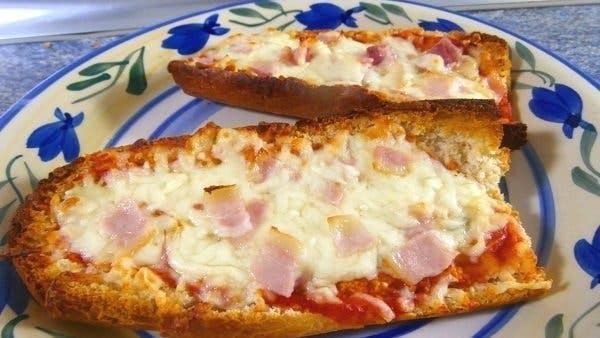 PANINI CASERO O PIZZA EN PAN DE BARRA