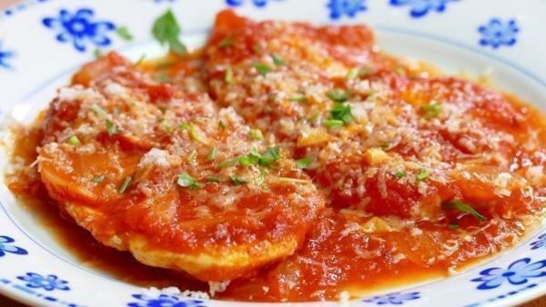 PECHUGAS DE POLLO EN SALSA DE TOMATE