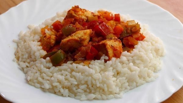 ARROZ BLANCO CON POLLO Y VERDURAS