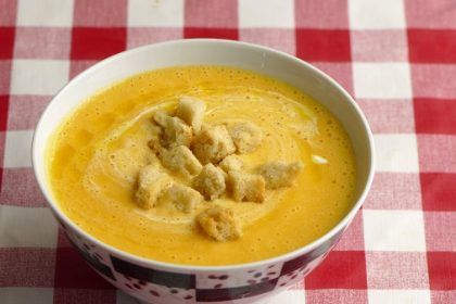 crema de calabaza con nata para cocinar. Una deliciosa variante de la clásica crema de calabaza