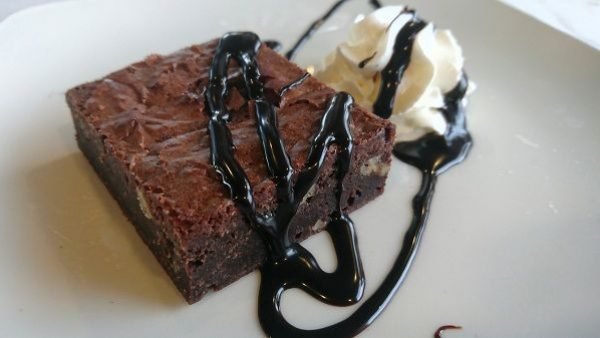 BROWNIE DE CHOCOLATE Y NUECES