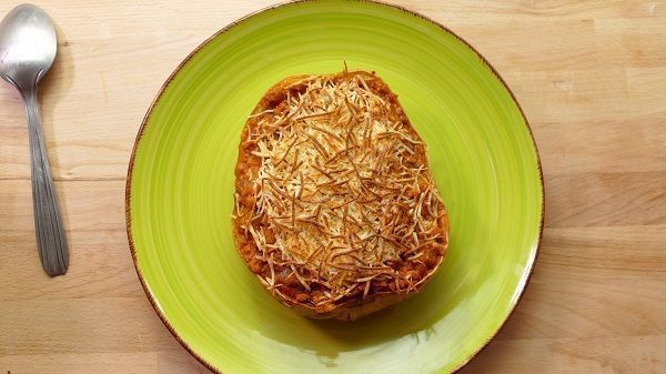 Calabaza rellena de verduras al horno. Una receta deliciosa