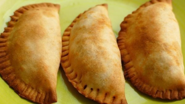 EMPANADILLAS DE BONITO AL HORNO CASERAS