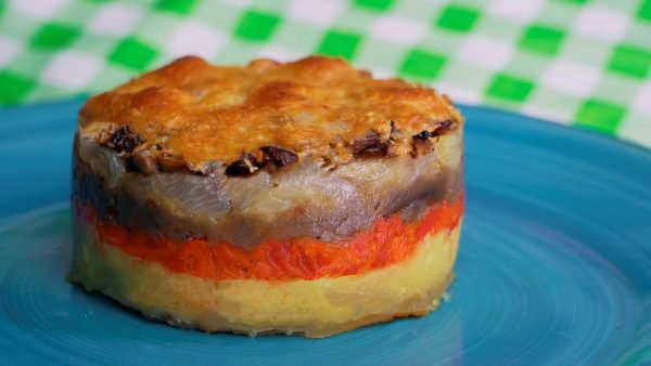 TIMBAL DE VERDURAS ASADAS, CON QUESO GRATINADO