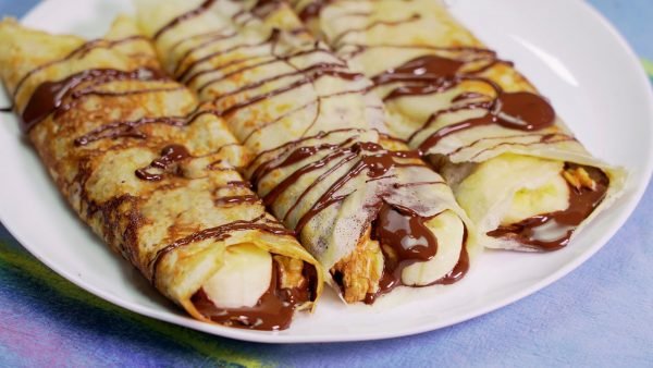 CREPES DE CHOCOLATE, PLÁTANO Y NUECES