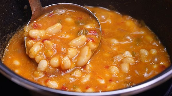 ALUBIAS BLANCAS CON VERDURAS