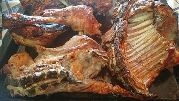 CORDERO ASADO AL HORNO