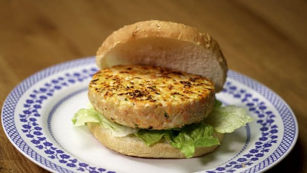 HAMBURGUESA DE POLLO Y ZANAHORIA