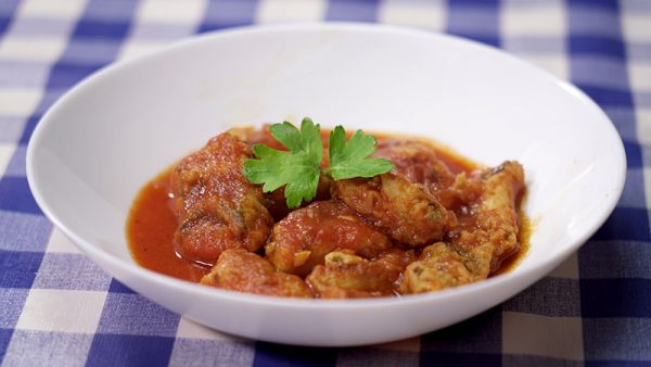 PALOMETA GUISADA CON TOMATE
