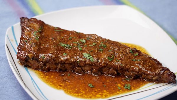 COSTILLA DE CERDO AL HORNO CON CERVEZA