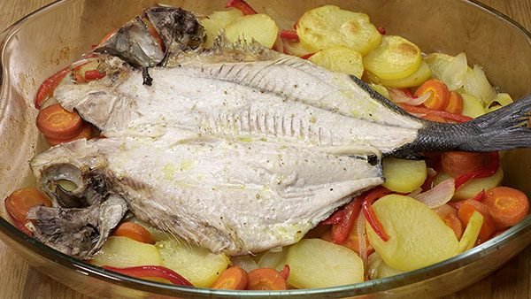 PALOMETA AL HORNO CON VERDURAS