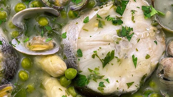 MERLUZA EN SALSA VERDE CON ALMEJAS