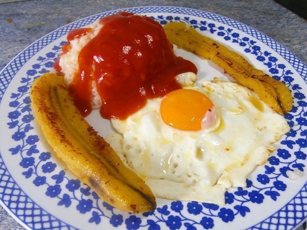 ARROZ A LA CUBANA CON PLATANO Recetas Cocina Casera y Fácil