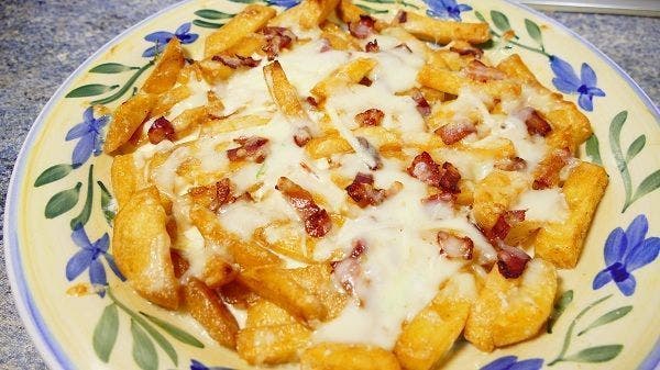 BACON CHEESE FRIES - patatas del foster hollywood