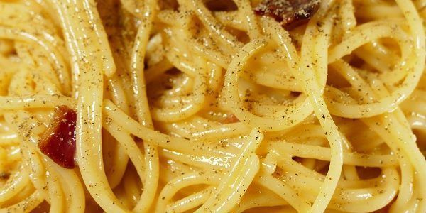 ESPAGUETIS CARBONARA RECETA TRADICIONAL