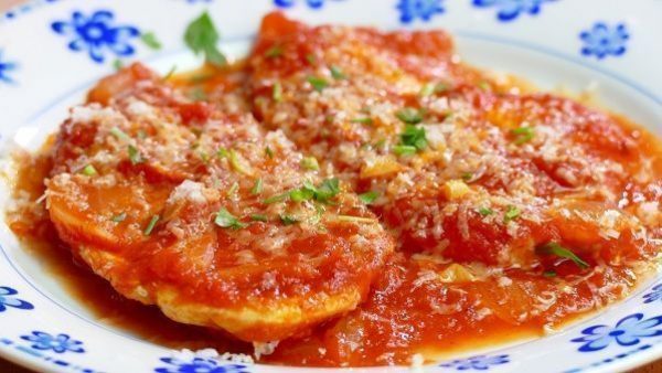 PECHUGAS DE POLLO EN SALSA DE TOMATE