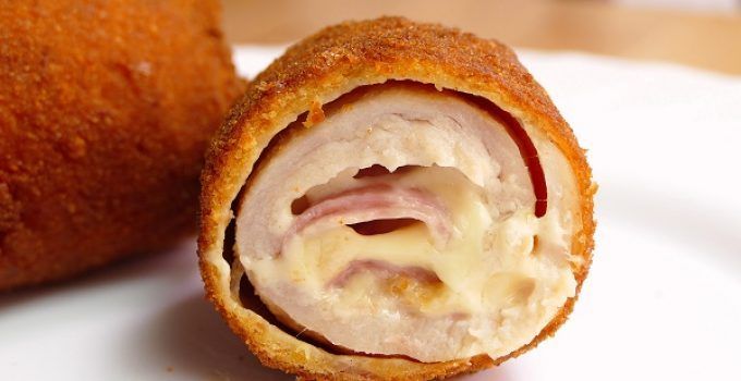 El cordon bleu de pollo es una receta que consiste en una pechuga enrollada, empanada y rellena de jamon y queso ¡Delicioso!