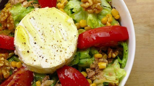 Ensalada de queso de cabra y nueces