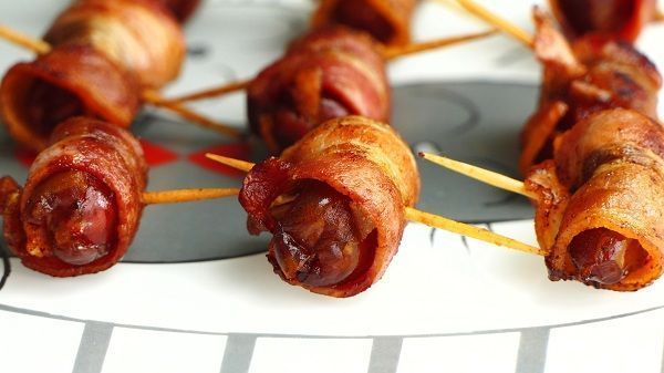 Datiles con bacon rellenos de almendra. Un aperitivo para sorprender