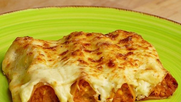 CANELONES DE ATUN Y HUEVO