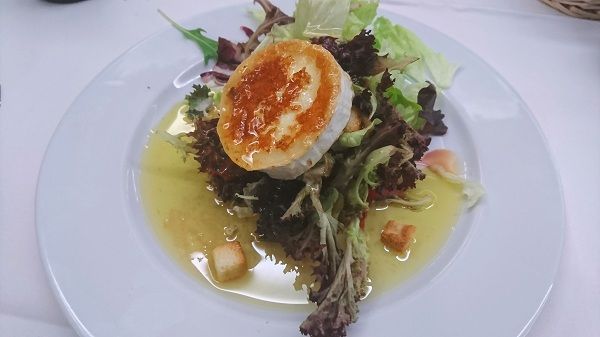 Ensalada de queso de cabra