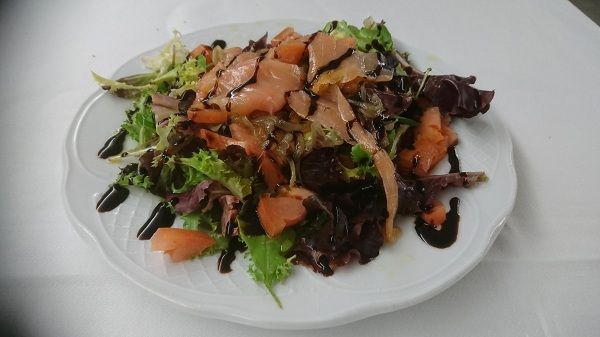 ensalada de salmon ahumado