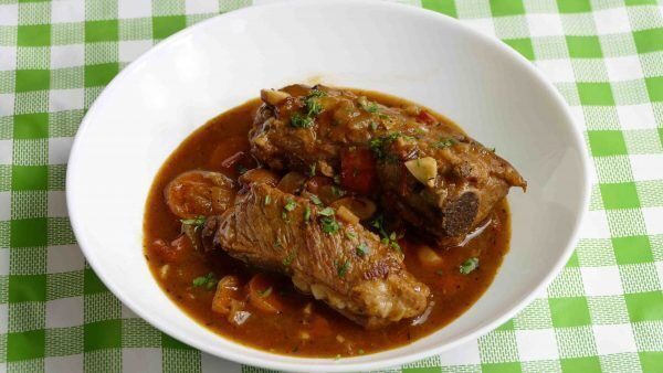 COSTILLA GUISADA SIN PATATAS