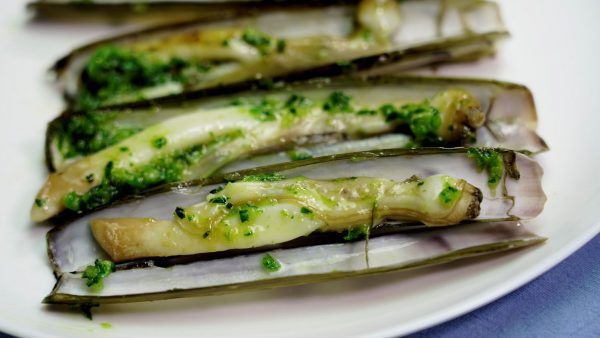 NAVAJAS A LA PLANCHA CON AJO Y PEREJIL EN MUY POCO TIEMPO