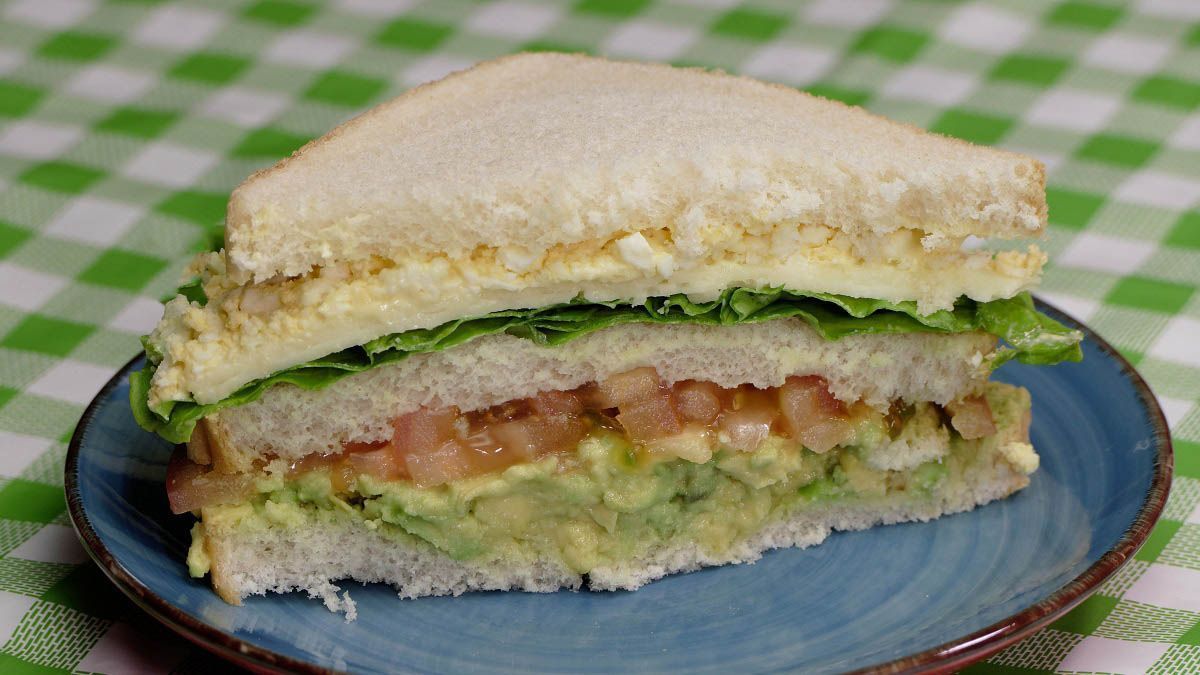 Sandwich vegetal con aguacate ¡en unos minutos! | Cocina Casera y Fácil