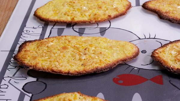 TEJAS DE ALMENDRA Y NARANJA