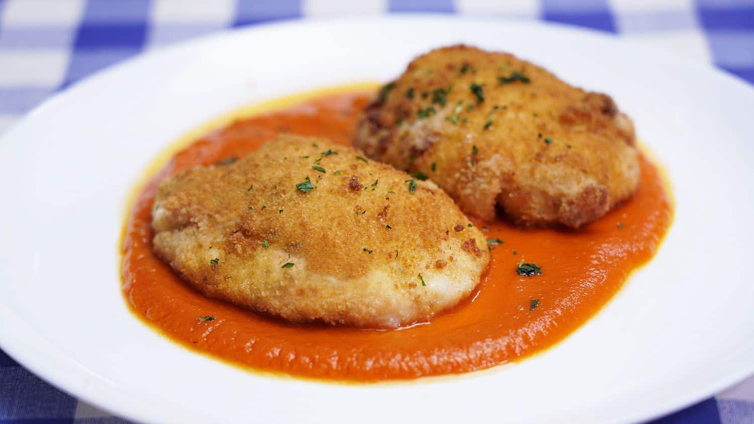 Queso frito con salsa de tomate ¡RECETA PARA SORPRENDER! Queso frito con salsa de tomate ¡RECETA PARA SORPRENDER!