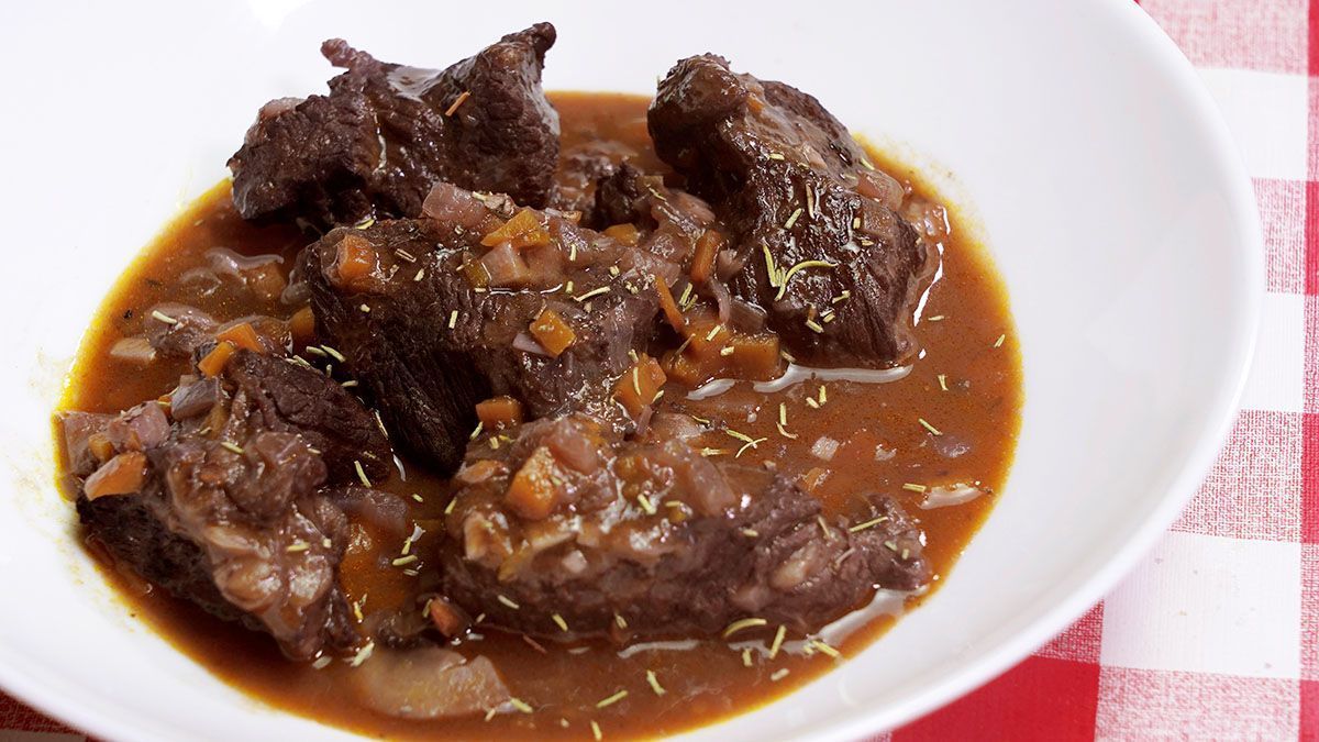 Ternera guisada con salsa de vino tinto ¡Una carne DELICIOSA!
