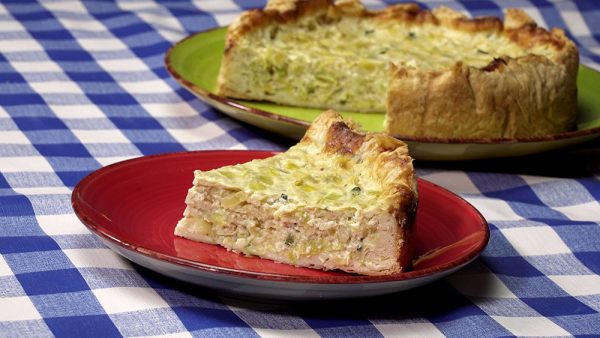 PASTEL DE PUERROS CON HOJALDRE