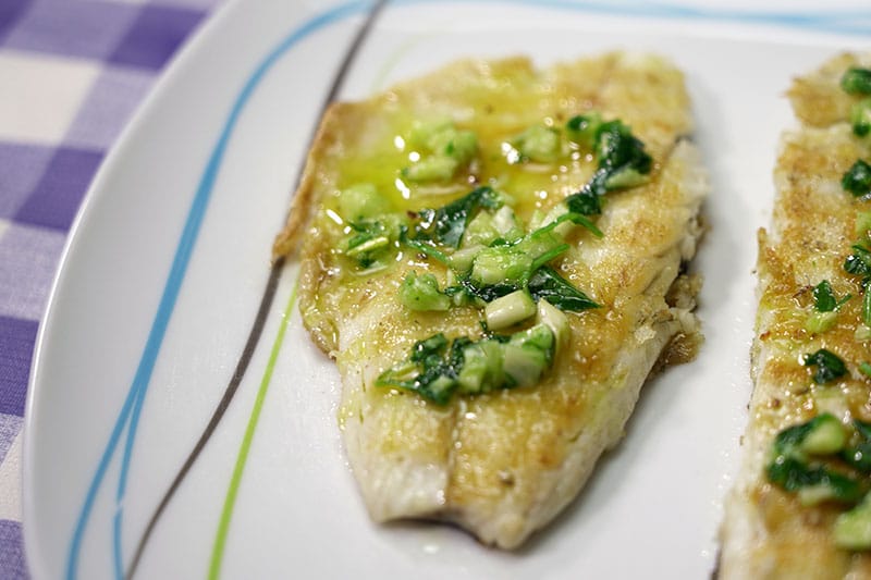 Lubina a la plancha en salsa vinagreta - Cocina Casera y Fácil Lubina a la plancha en salsa vinagreta - Cocina Casera y Fácil