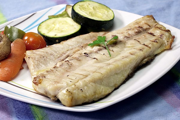 Corvina a la plancha con verduras - Cocina Casera y Facil