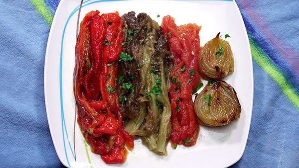 ESCALIVADA DE VERDURAS AL HORNO