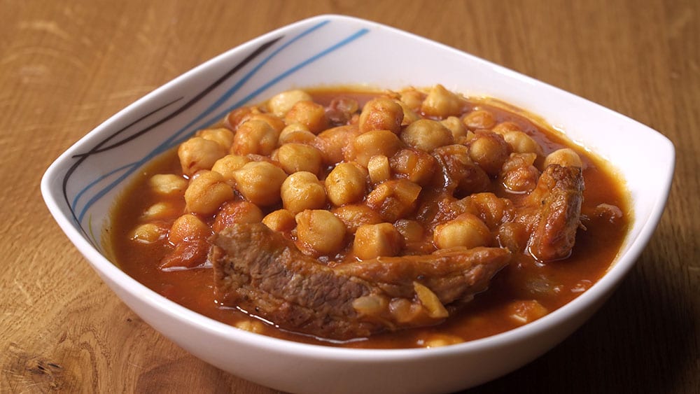 GARBANZOS con CARNE de cerdo en salsa - Cocina Casera y Facil
