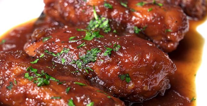 Pechugas de pollo con salsa de membrillo. Preparar de forma fácil y rápida unas pechugas de pollo cocinadas en deliciosa salsa de membrillo.