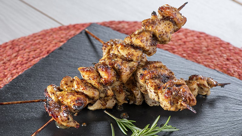 Enviar A menudo hablado maníaco Brochetas de pollo marinadas con mostaza y miel - Cocina Casera