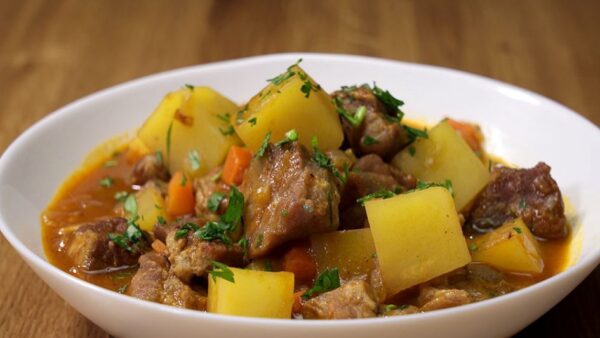 ESTOFADO DE CERDO CON PATATAS