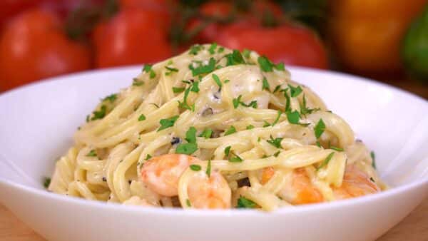 PASTA ALFREDO CON CAMARONES