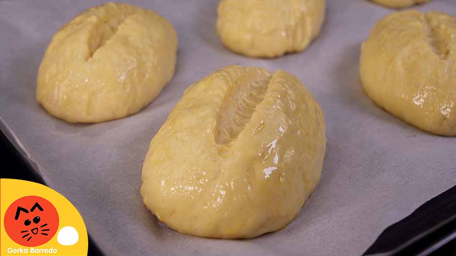 Panes de leche fermentados antes de hornear